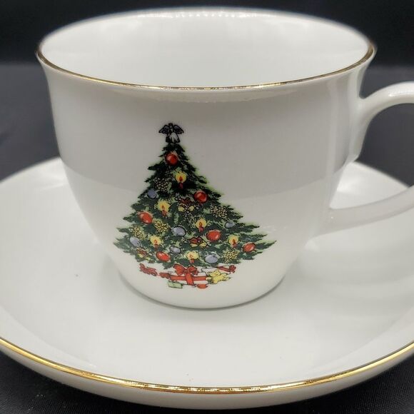 Jamestown China Christmas Tree Cup and Saucer with Gold Trim - Picture 2 of 6